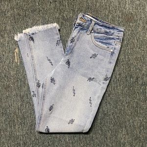 NWOT Snake Embroidered Jeans